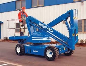 Upright AB38 - Knækarmsbomlift
