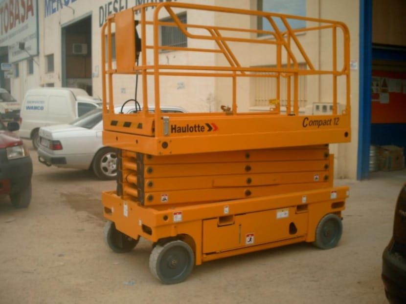 Haulotte C12 - Plataforma de tijera