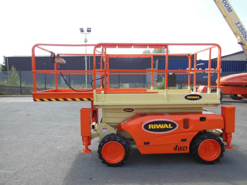 Haulotte C12DX - Plataforma de tijera