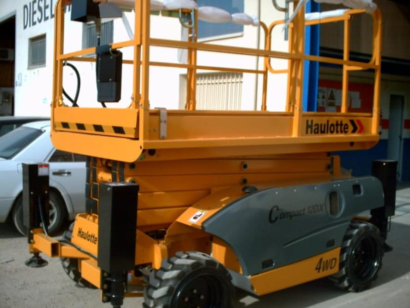 Haulotte C12DX - Plataforma de tijera