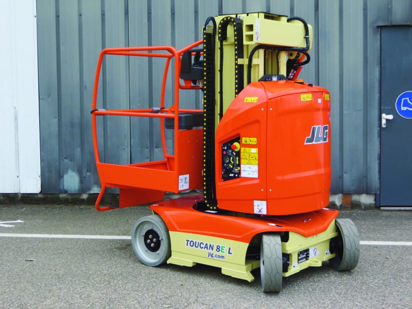 JLG Toucan8EL - Вертикальный подъемник