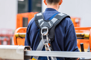 Riwal Hoogwerkers monteur met veiligheidsharnas
